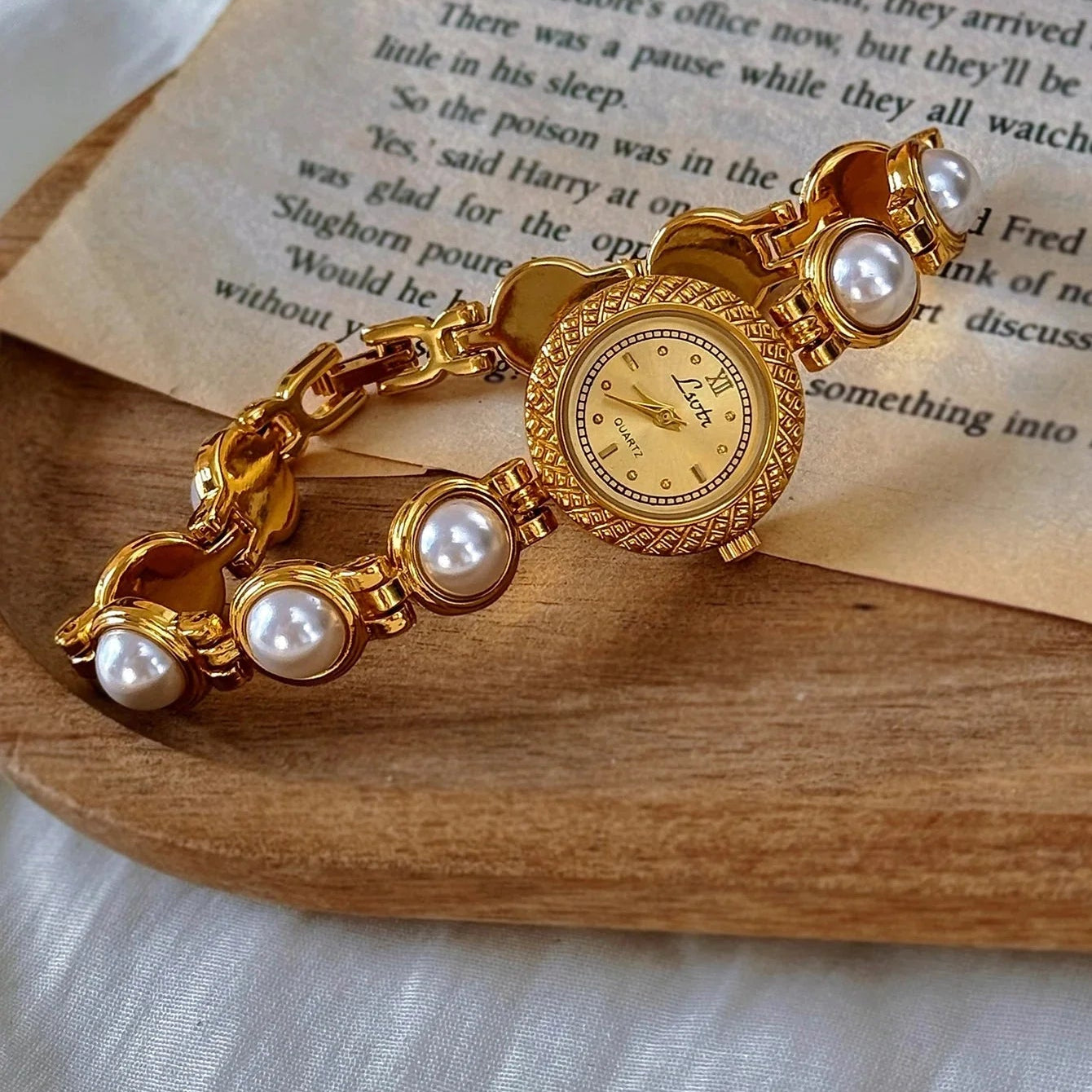 Anara Pearl Elegance Watch