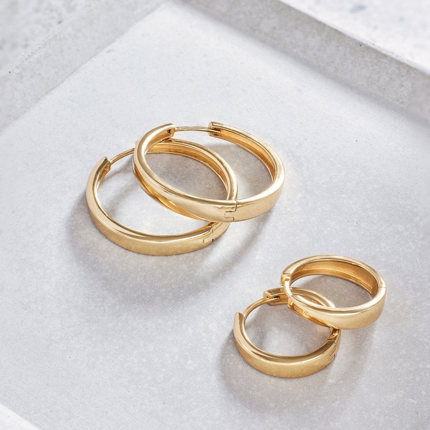 Gia Hoops | White Gold 18k