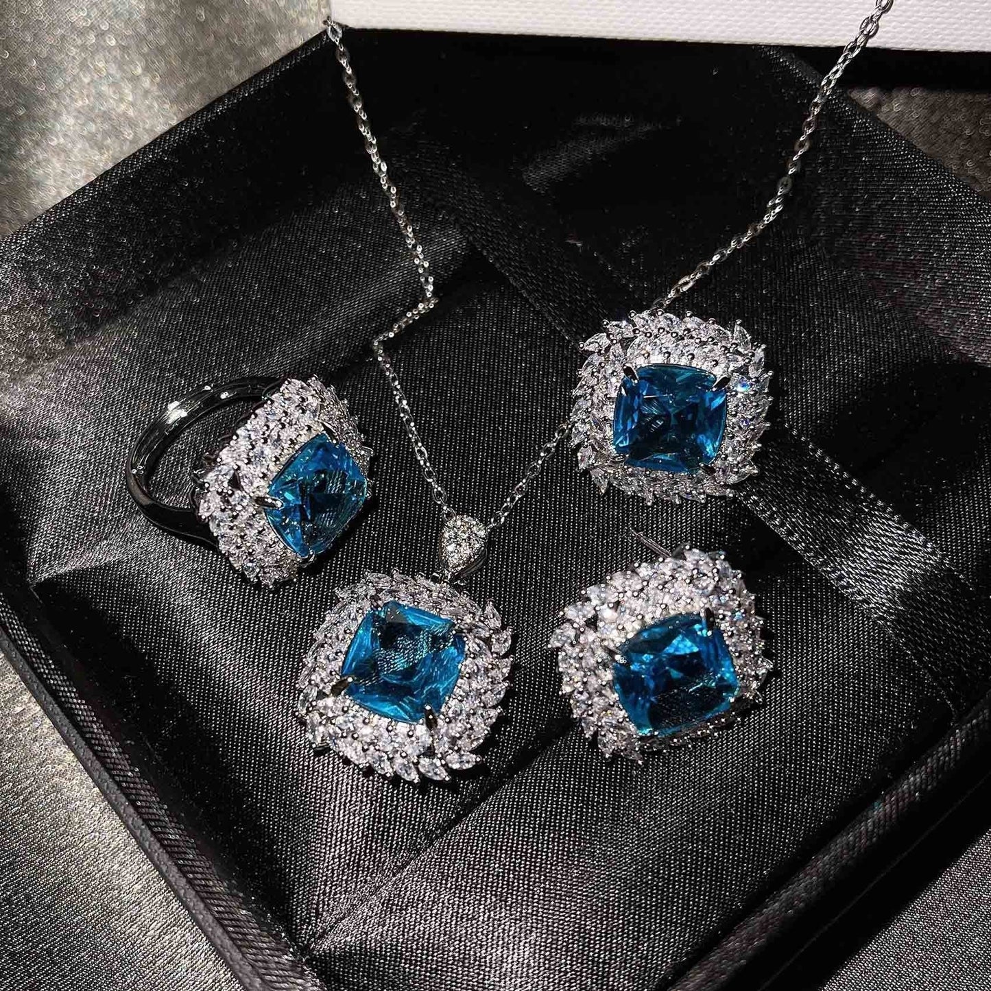 Caelith Verdane Pink Set | White Gold 16k