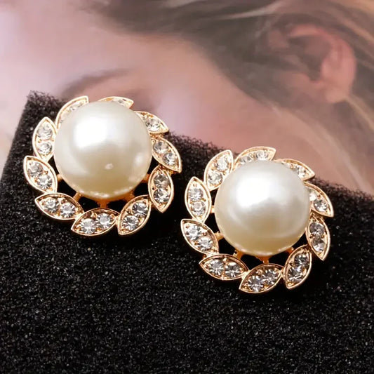 Exquisite Pearl and Shiny Leaves Earrings | Gold 16k